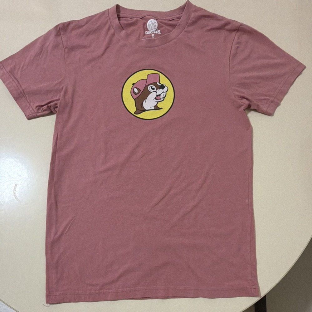 Buc-ee's Beaver small Logo Graphic Print Pink Crew Neck Short Sleeve T-Shirt S